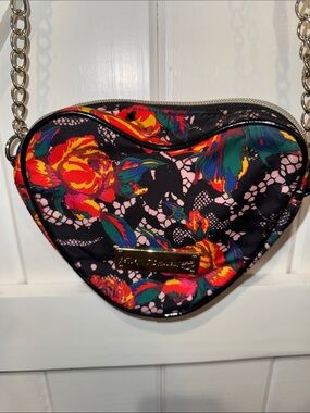 Betsey Johnson Heart Shaped Floral Crossbody Bag Black Multicolor Novelty Purse
